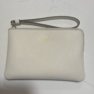 Coach wristlet- never used